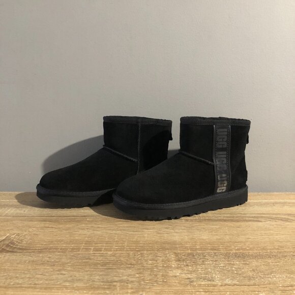 UGG Classic Boots Womens Size 6 Black Suede Mini Side Logo - Picture 3 of 9